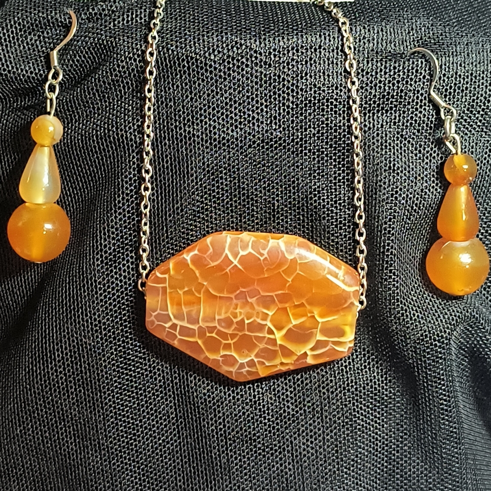 Orange Dragons Vien Agate Floater Necklace with Carnelian Chandelier Bead Earrin